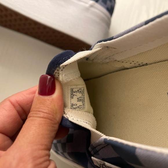 Vans classic Blue checkered Platform, 7.5 woman’s - Picture 7 of 7